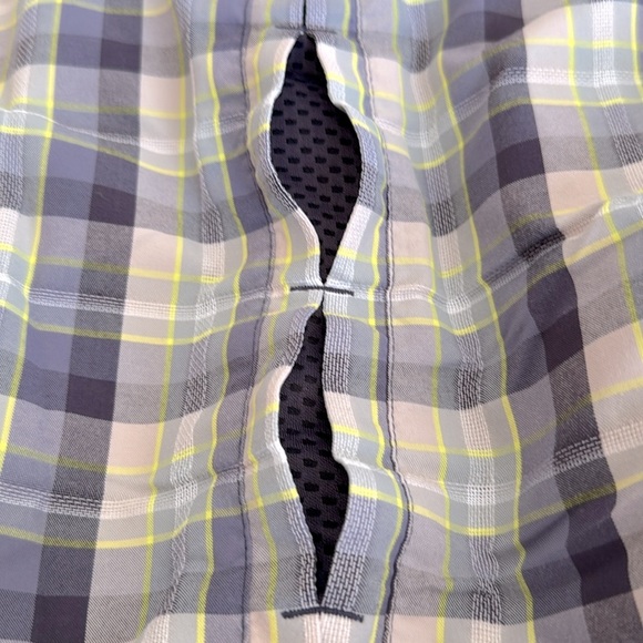 Mountain Hardwear purple plaid women’s vented tech shirt - size medium - Picture 12 of 13